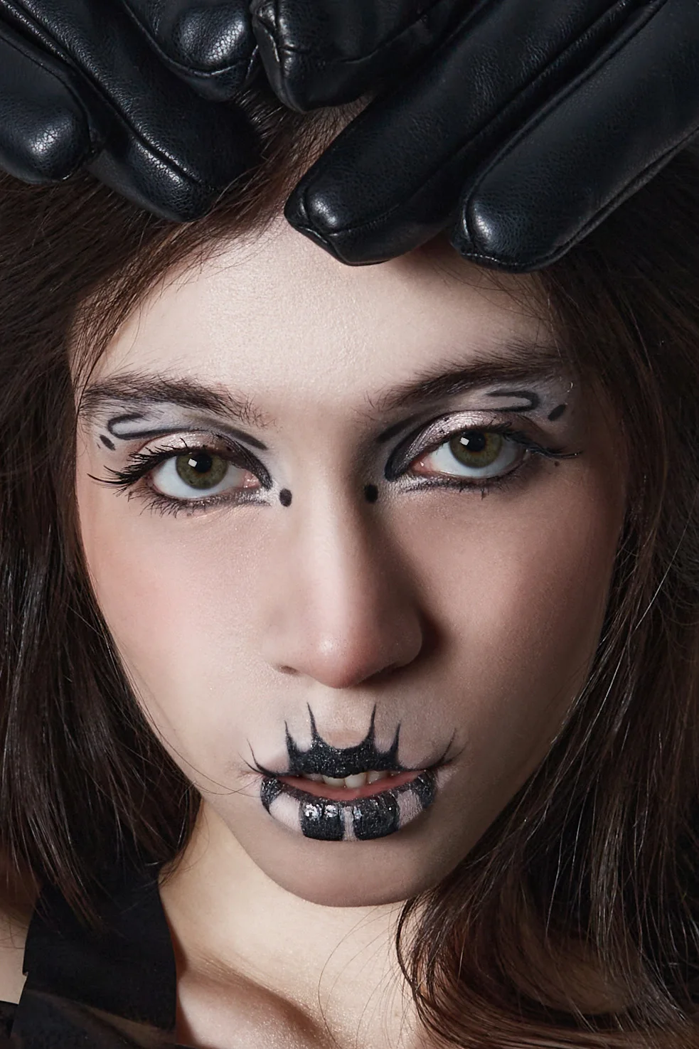 Graphic dark beauty portrait